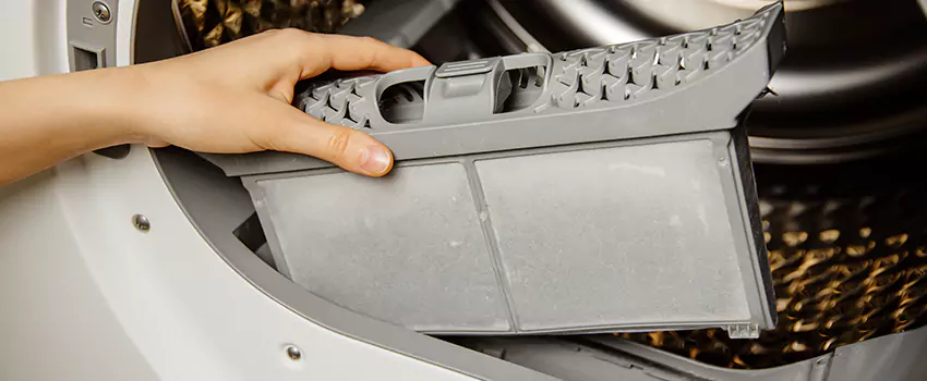 Signs Of A Clogged Dryer Lint Trap in Glen Ellyn, Illinois